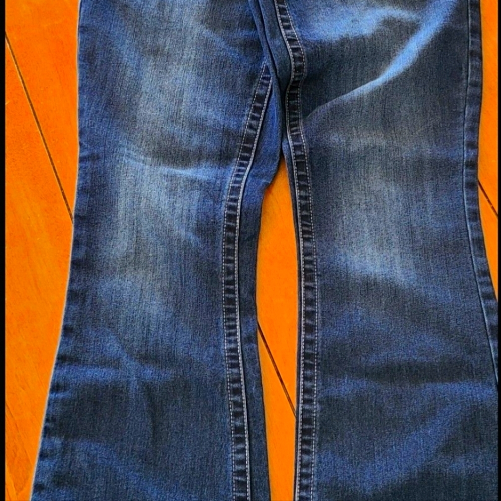 Womens Maurice Size 4 short jeans